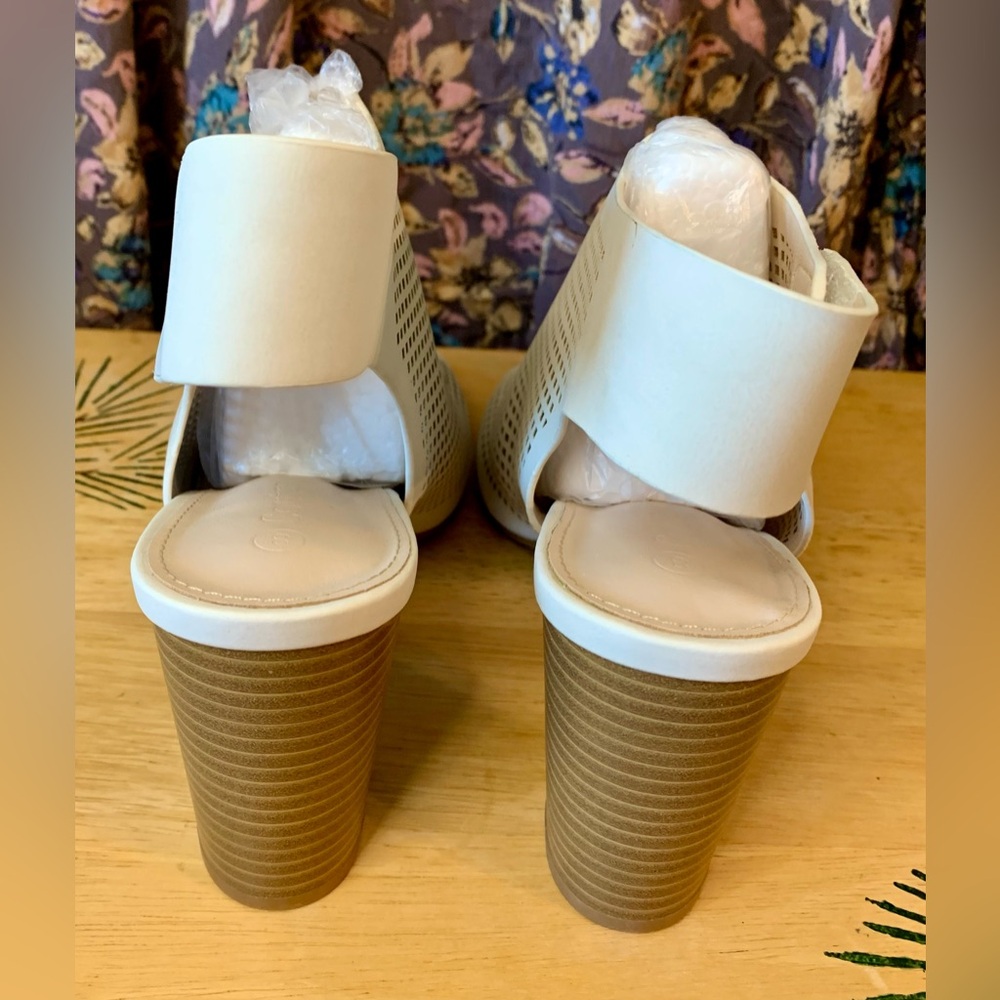 NWT Coutgo Open Toe Sandal - Picture 6 of 10